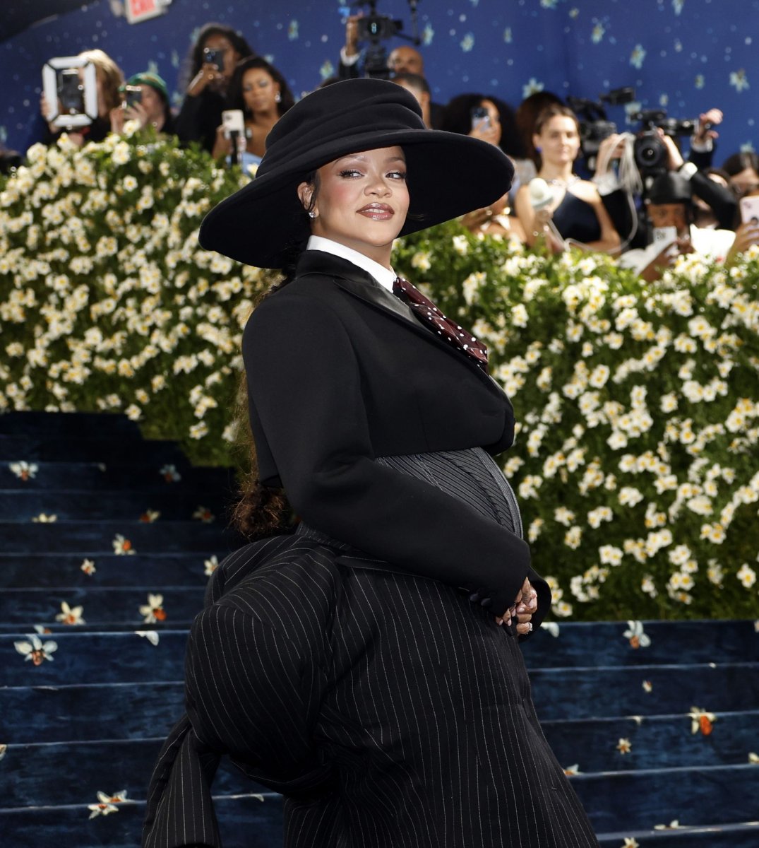 Every Jaw-Dropping Look from the 2025 Met Gala Red Carpet 
